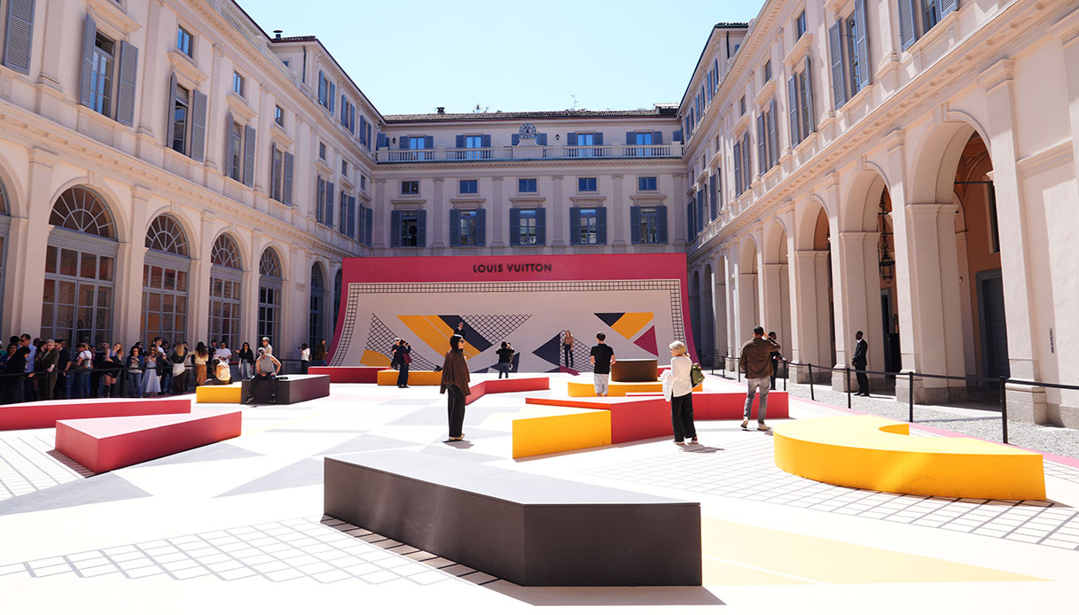 Installazione Louis Vuitton Objets Nomades a Palazzo Serbelloni, Milano Design Week 2026