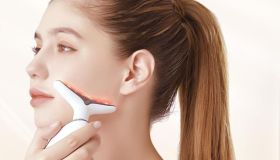 Questo è il massaggiatore viso e collo, con effetto litfing immediato, su cui puntare. Lo fai a casa e ti senti una spa