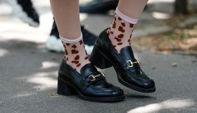 I mocassini con tacco sono il non-plus ultra della primavera 2026. Scommetiamo che non potrai resistergli?