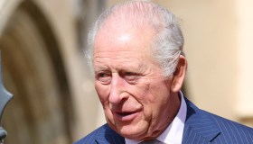 Re Carlo, come sta davvero: “Convive con il cancro”. Il paragone che preoccupa