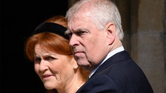 Re Carlo, come stanno davvero le cose tra Andrea e Sarah Ferguson