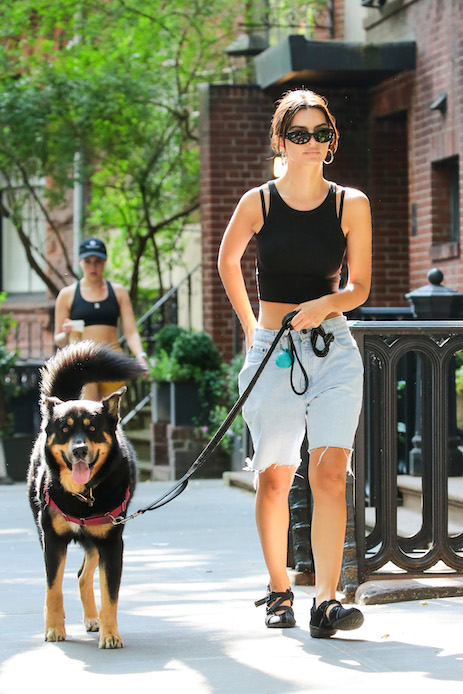 sneakers sportive Emily Ratajkowski