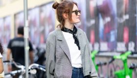 La t-shirt bianca resta il capo basic ed effortless, per costruire qualsiasi look in primavera. 5 modi per indossarla