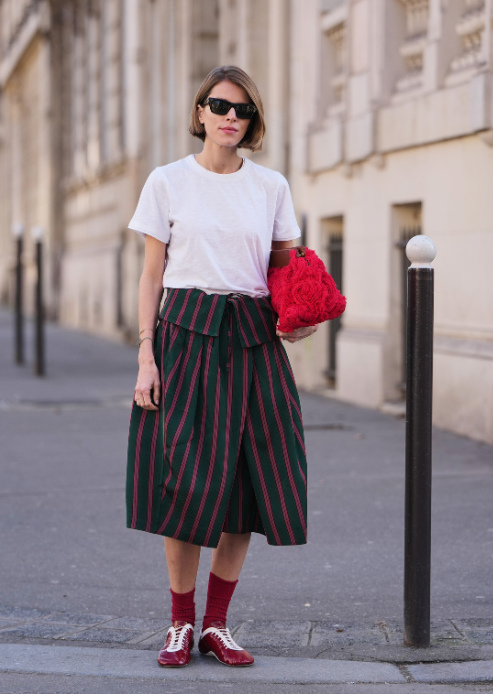 t-shirt biabca con gonna