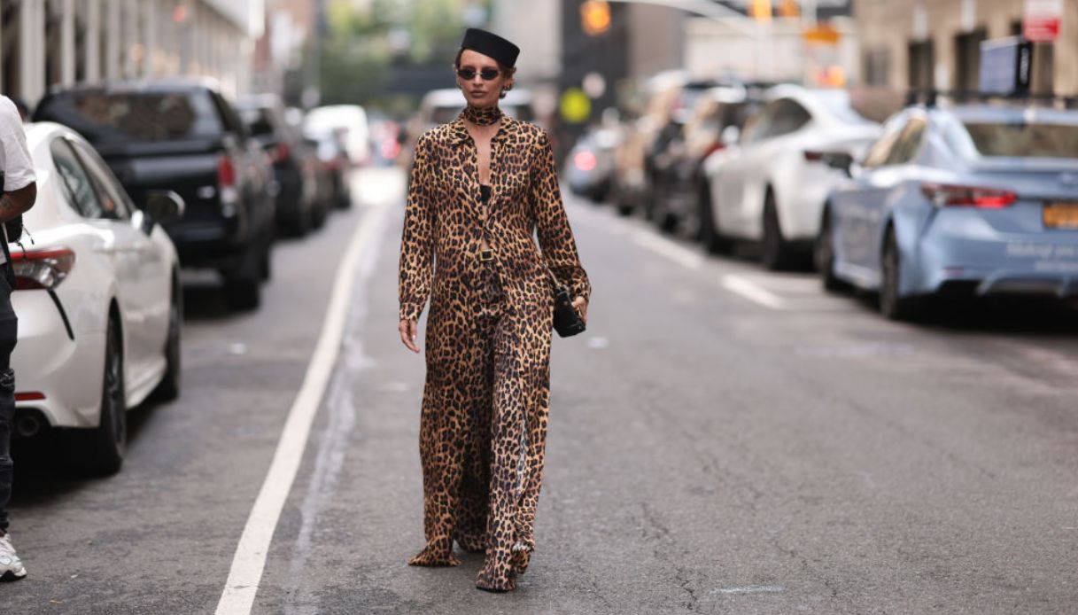 Abito animalier di tendenza