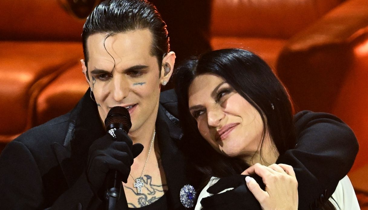 Achille Lauro, la dolce dedica a Laura Pausini dopo il duetto in Messico: “Sei un regalo”