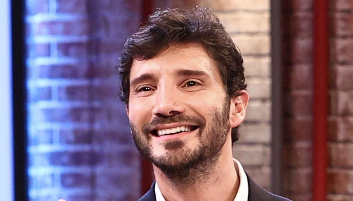 affari tuoi un nuovo gioco per stefano de martino tutto merito di herbert ballerina da Dilei.it affari tuoi un nuovo gioco per stefano de martino tutto merito di herbert ballerina