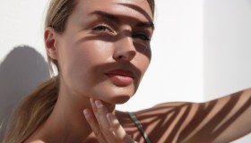 Si chiama Aussie Girl Glam ed è l’ultima evoluzione del make-up “baciato dal sole” da provare questa estate