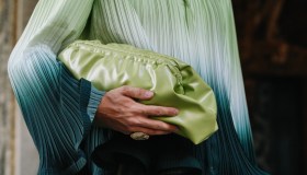 Le borse colorate (di cui ti innamorerai) per aggiornare il guardaroba primaverile: 20 modelli su cui puntare