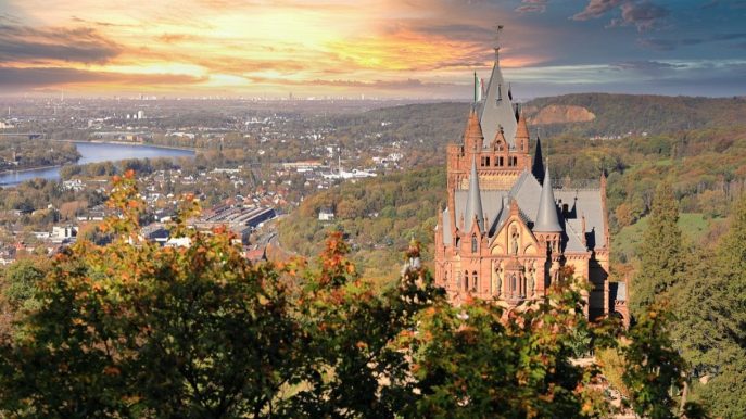Castello di Drachenburg, il maniero da favola dove viveva un drago