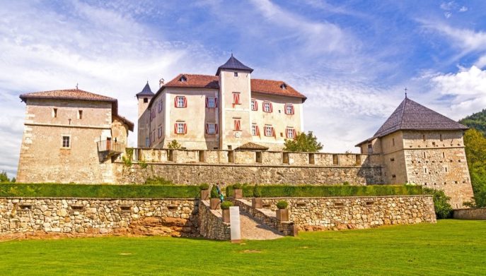 Castello di Thun visione laterale