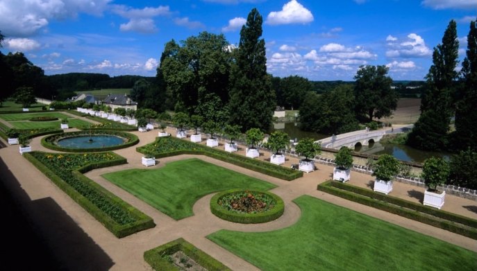 Castello di Uss&eacute; giardini panoramici