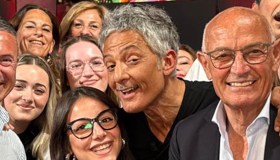 Fiorello a La Pennicanza: “Un minuto di silenzio per Favino. Dispiace per lui”