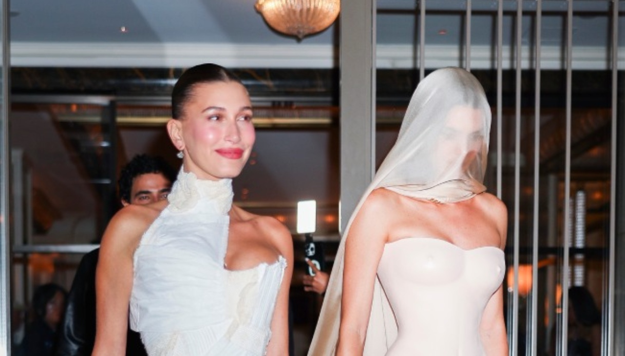 Hailey Bieber e Kendall Jenner, lo spettacolo continua: i look scenografici dopo il Met Gala 2026