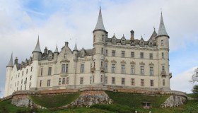 Il castello di Dunrobin, tra interni da favola e giardini spettacolari