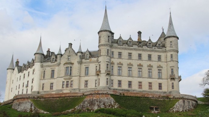 Il castello di Dunrobin, tra interni da favola e giardini spettacolari