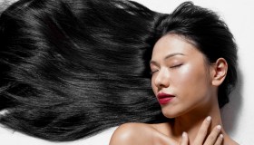 Il rituale completo ai peptidi di collagene è il boost di benessere per capelli sempre al top