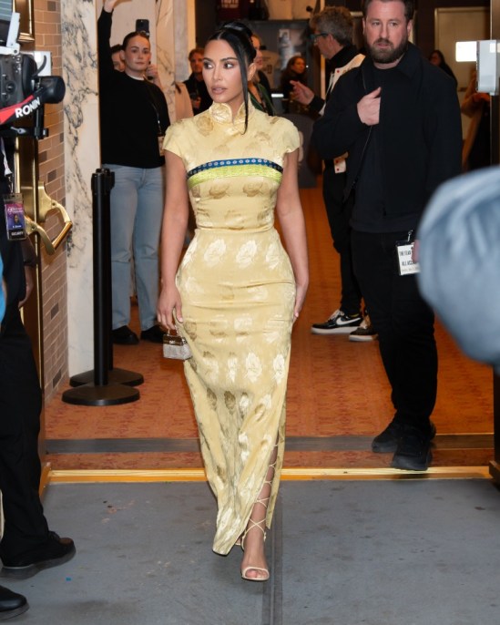 Kim Kardashian, l'abito vintage in stile orientale prima del Met Gala 2026 &egrave; una favola