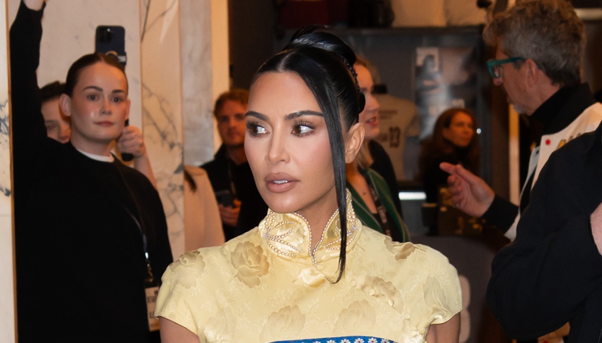 Kim Kardashian, l’abito vintage in stile orientale prima del Met Gala 2026 è una favola