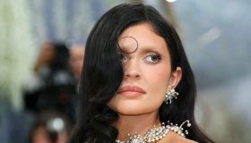 Perché non riusciamo a toglierci dalla testa le bleached brows di Kylie Jenner che sotto sotto vogliamo anche noi