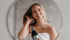 Rapido, leggero e silenzioso: questo asciugacapelli ti fa la piega in 3 minuti