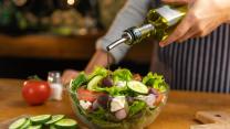 L’errore del filo d’olio: come gestirlo secondo il nutrizionista