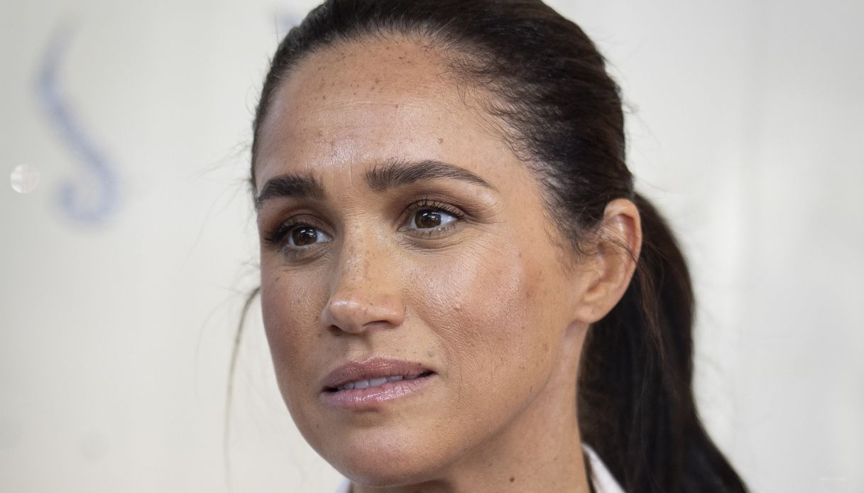 re carlo decodificato il messaggio segreto inviato da meghan markle da Dilei.it re carlo decodificato il messaggio segreto inviato da meghan markle