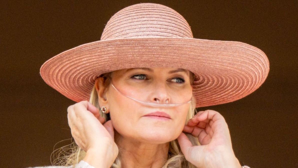 Mette-Marit di Norvegia, le sue condizioni peggiorano: parla il marito