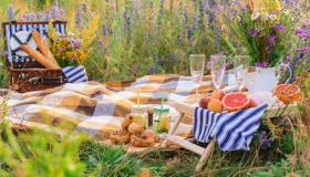 Outdoor eating: quali sono i benefici di mangiare fuori casa in primavera