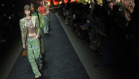 Dagli harem pants ai modelli con spacco, i 5 pantaloni di tendenza da amare questa primavera/estate 2026