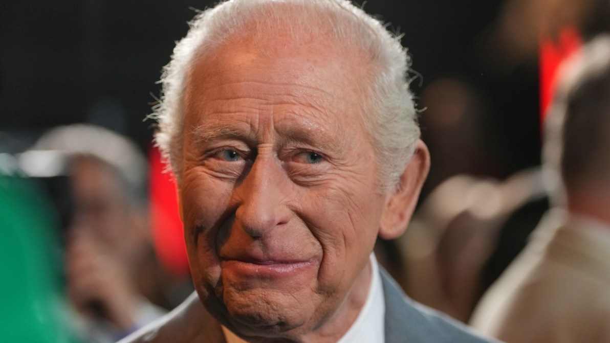 Re Carlo, dj a Buckingham Palace: sale in consolle alla festa per i 50 anni del King’s Trust