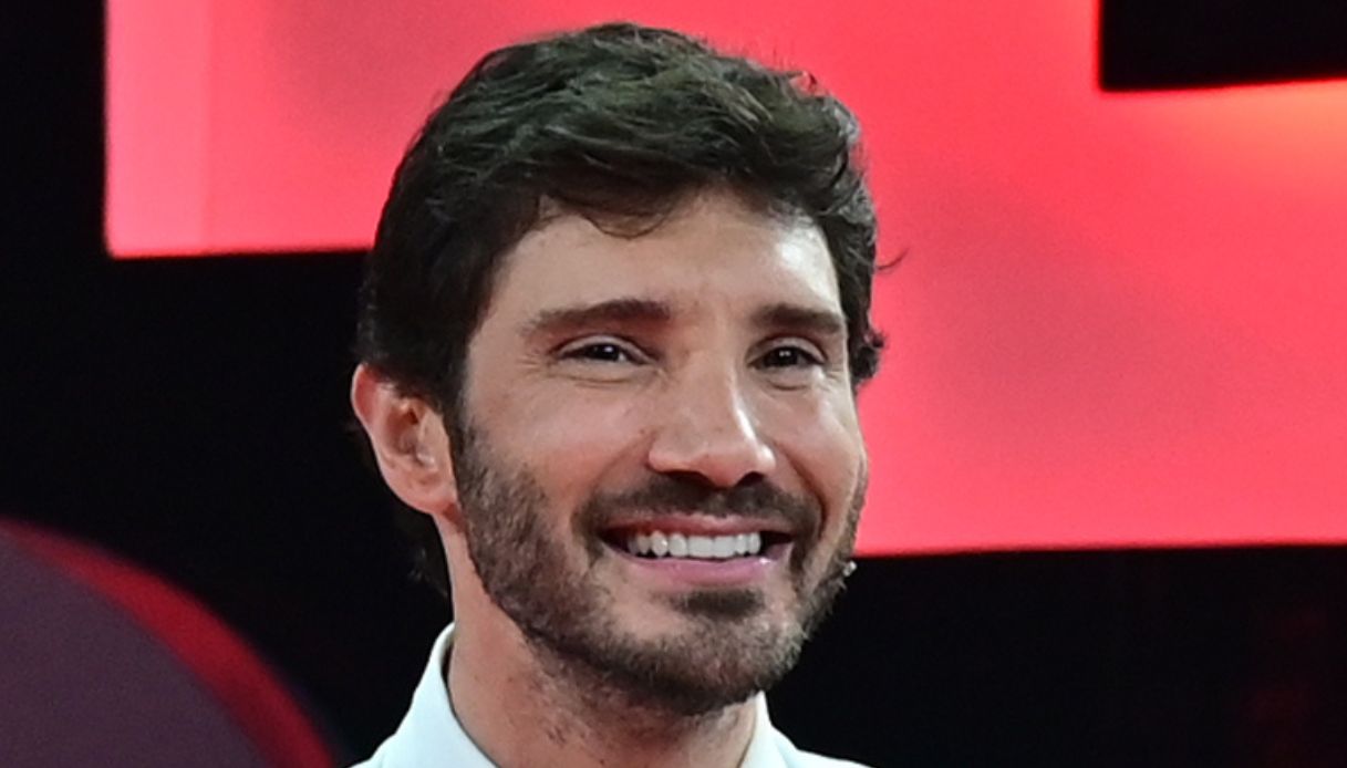 affari tuoi battute adolescenziali e doppi sensi tra stefano de martino ed herbert ballerina da Dilei.it affari tuoi battute adolescenziali e doppi sensi tra stefano de martino ed herbert ballerina