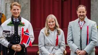 Mette-Marit di Norvegia, il figlio Sverre Magnus costretto a lasciare l’Italia