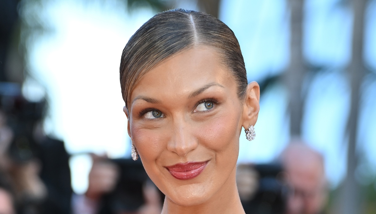 bella hadid a saint tropez con il sandalo flat che tutte vorremo quest8217estate da Dilei.it bella hadid a saint tropez con il sandalo flat che tutte vorremo quest8217estate