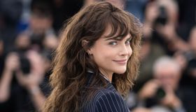 Frangia ribelle e piega messy: questa estate lo styling lo detta il nuovo hair look di Cara Delevigne