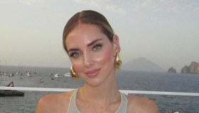 Chiara Ferragni, scoppia la passione con José Hernandez: i baci in piscina