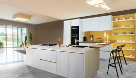Illuminotecnica residenziale 2026 la luce diventa il cuore del progetto d’arredo