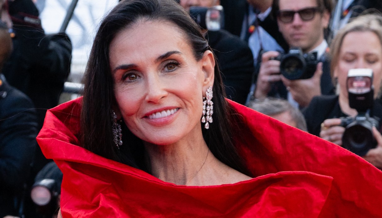 Festival di Cannes 2026, pagelle look terza serata: Demi Moore come un tulipano rosso (9), Diane Kruger col mantello (7)