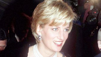 Re Carlo umiliato dopo il divorzio, Lady Diana al Met Gala con il corsetto strappato