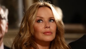 Kylie Minogue, il tumore tenuto segreto e le cure rimandate per avere un figlio: la verità dopo 5 anni