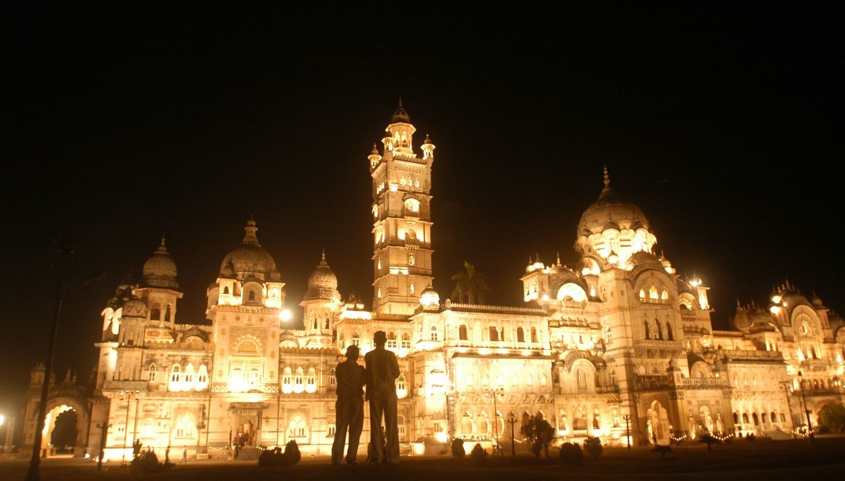 Lakshmi Vilas Palace illuminato