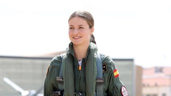 Leonor di Spagna in tuta militare pilota un Caccia