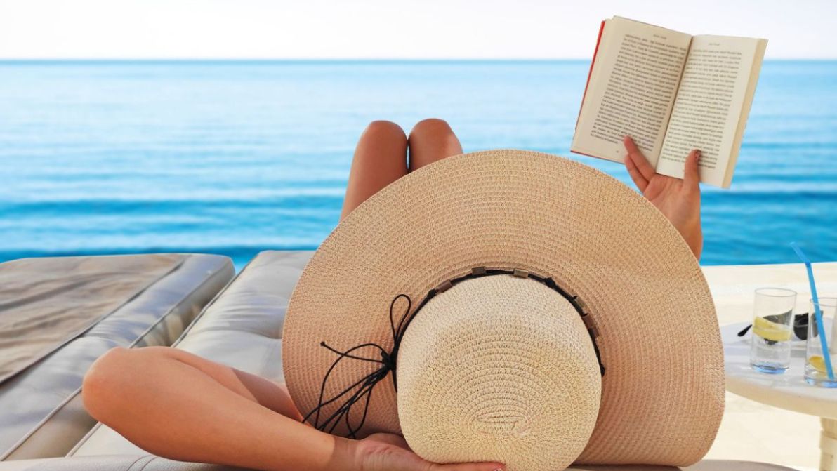 In vacanza, al parco e sotto l’ombrellone: i libri di giugno che non puoi perderti