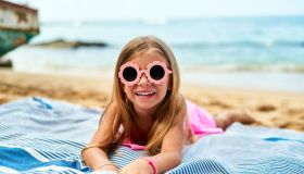 Occhiali da sole e bambini: come sceglierli e cosa preferire