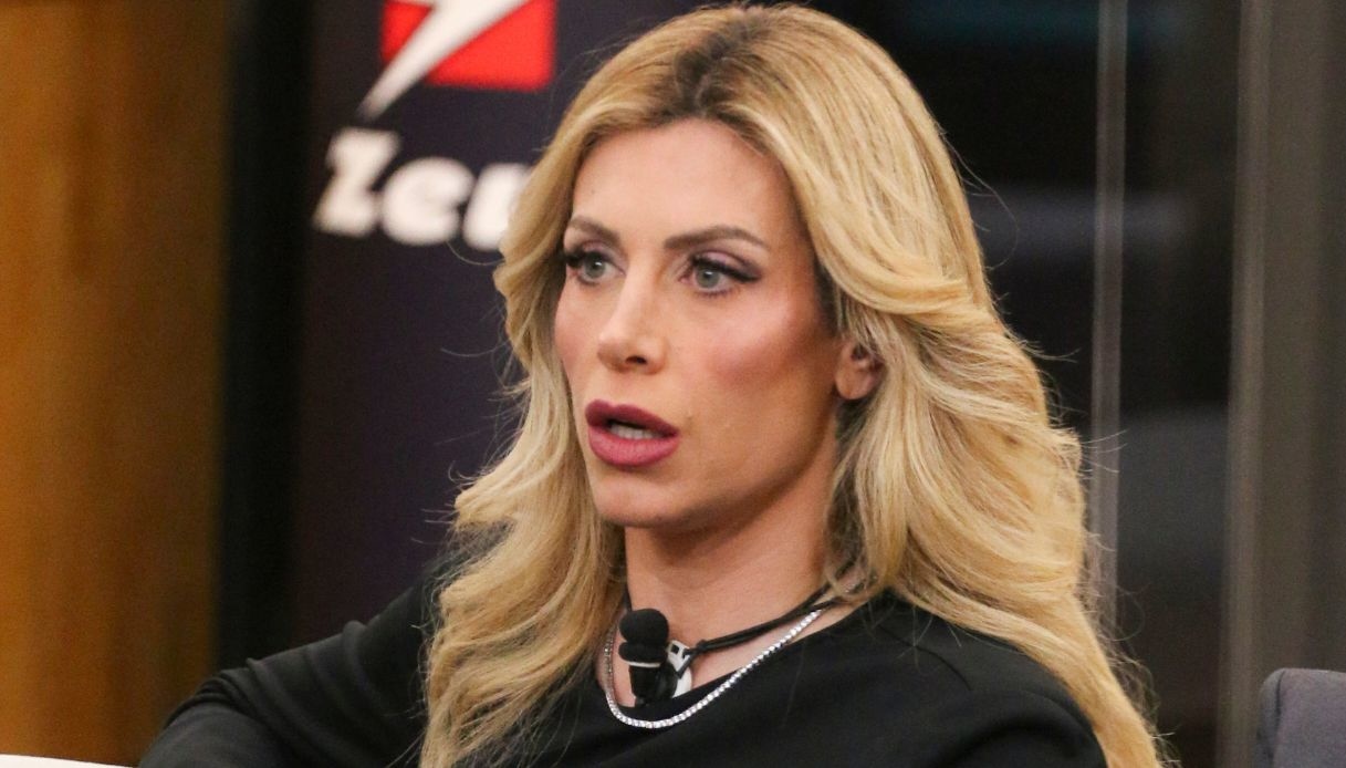 Paola Caruso a Verissimo dopo il GF: "È crollato tutto". Commozione per il figlio Michele in studio