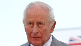 Re Carlo, l’ultimo gesto prima di lasciare per sempre le Bermuda