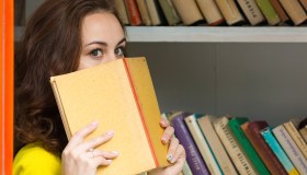 L’odore del sonno, Simona Cantelmi racconta il suo noir tra relazioni, misteri e ombre interiori