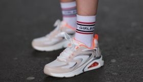 Tutto il giorno ai piedi e zero sudore: le sneakers-nuvola da indossare anche d’estate