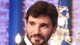 Affari Tuoi, Stefano De Martino non si contiene e scaglia il pacco da 1 euro sulla Basilicata