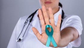 Tumore dell’ovaio, grazie alla ricerca cure personalizzate e attente alla qualità di vita